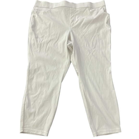 Denim - Women’s size 3x white jeggings with back pockets NWOT